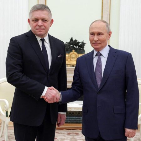 Роберт Фицо на посещение при Путин за доставка на газ