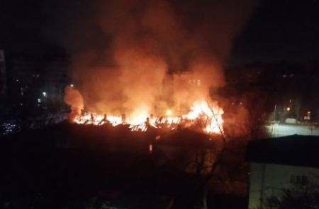Голям пожар пламна между кварталите „Требич” и „Илиянци”