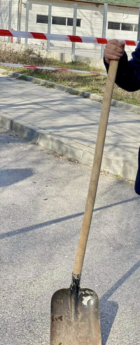 ТЕМИДА: Две години и половина затвор за побой с лопата