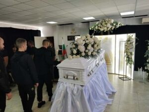 Поклонението пред Илиян Филипов в Траурен парк „Север“ в Пловдив на 7 октомври 2026 г.